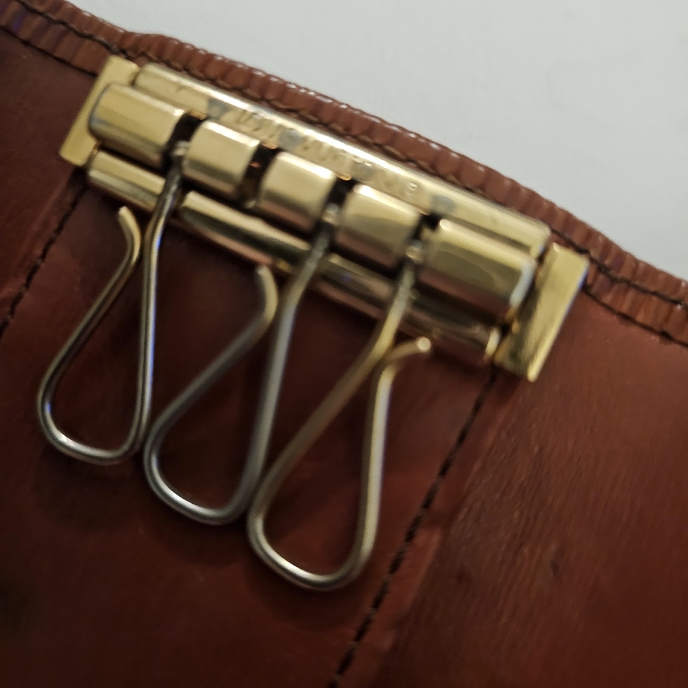 LOUIS VUITTON EPI TRIFOLD KEY HOLDER - UNISEX - Picture 4 of 9